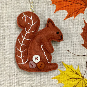 Handmade Felt Squirrel / Christmas Decoration - Little Bun Designs UK